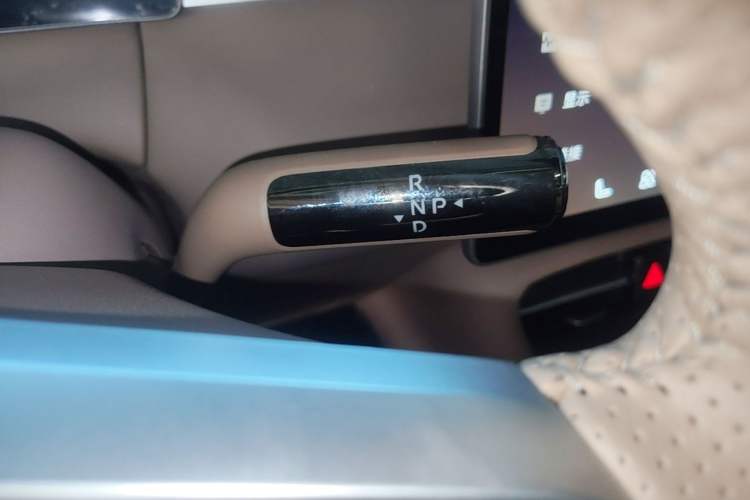 Used Landian E5 PLUS 2026 Model Standard-Range All-Wheel-Drive Performance Version Ultra Gear Lever