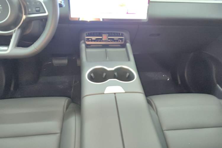 Used Landian E5 PLUS 2026 Model, 165km Long-Range First-Adoption Edition, 7-seater Gear Lever