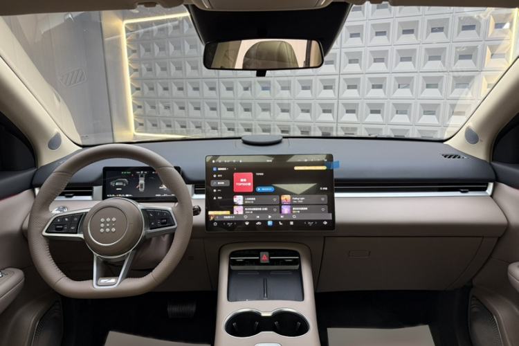 Used Landian E5 PLUS 2026 Model 230km Ultra-Long-Range Version Ultra 5-seater Interior 1