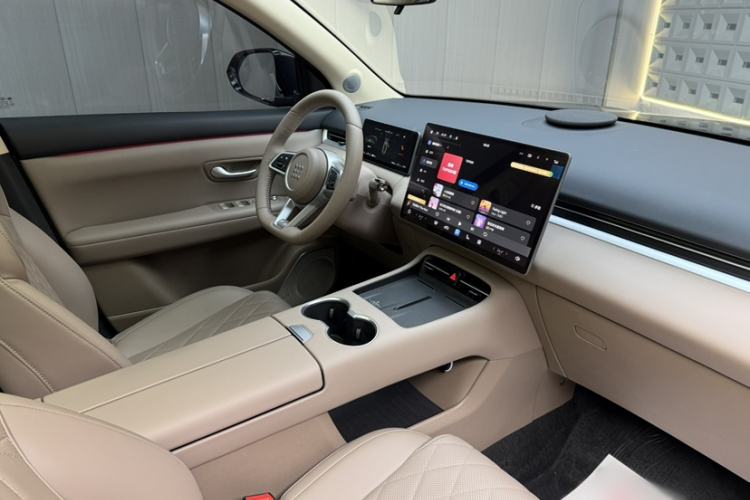 Used Landian E5 PLUS 2026 Model 230km Ultra-Long-Range Version Ultra 5-seater Interior 11