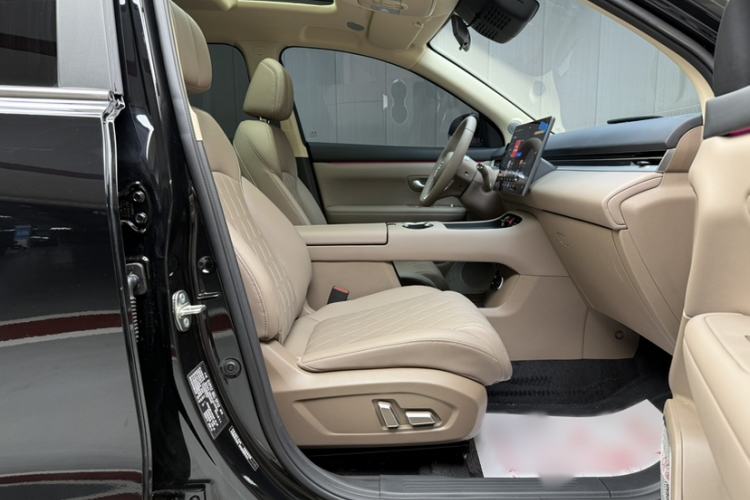 Used Landian E5 PLUS 2026 Model 230km Ultra-Long-Range Version Ultra 5-seater Interior 13
