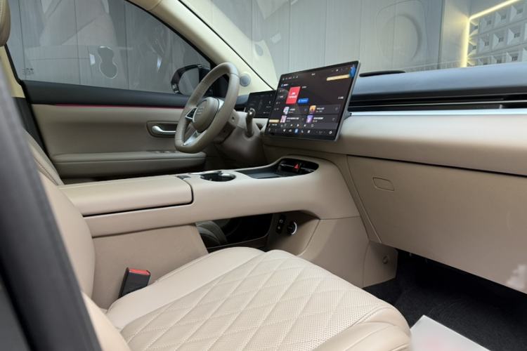 Used Landian E5 PLUS 2026 Model 230km Ultra-Long-Range Version Ultra 5-seater Interior 14