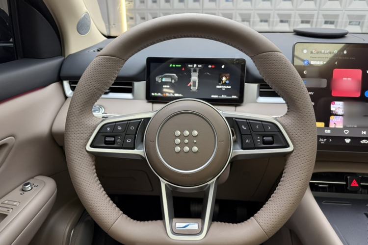 Used Landian E5 PLUS 2026 Model 230km Ultra-Long-Range Version Ultra 5-seater Interior 2
