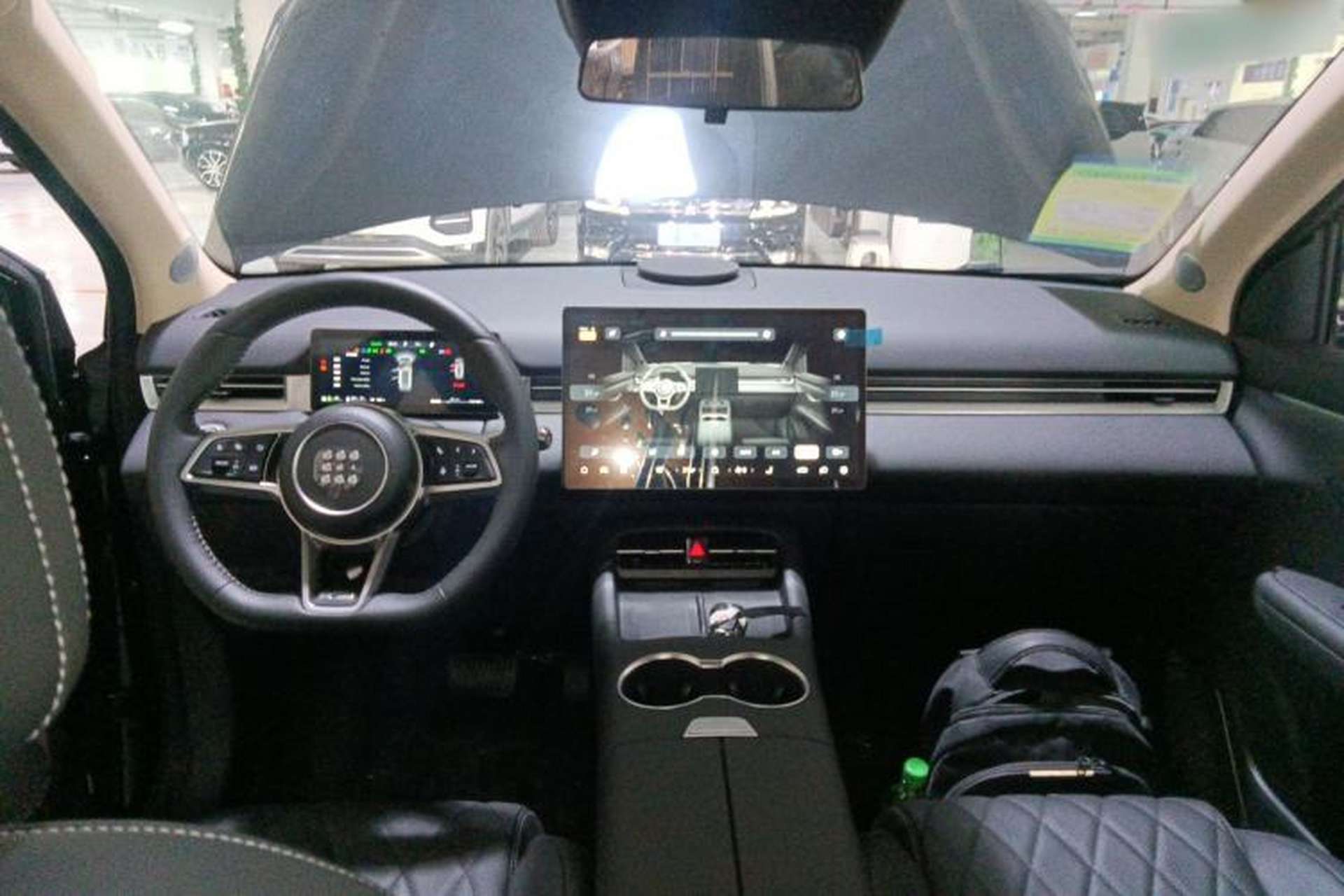Used Landian E5 PLUS 2026 Model 165km Long-Range First-Adoption Version Ultra 5-seater Interior 2