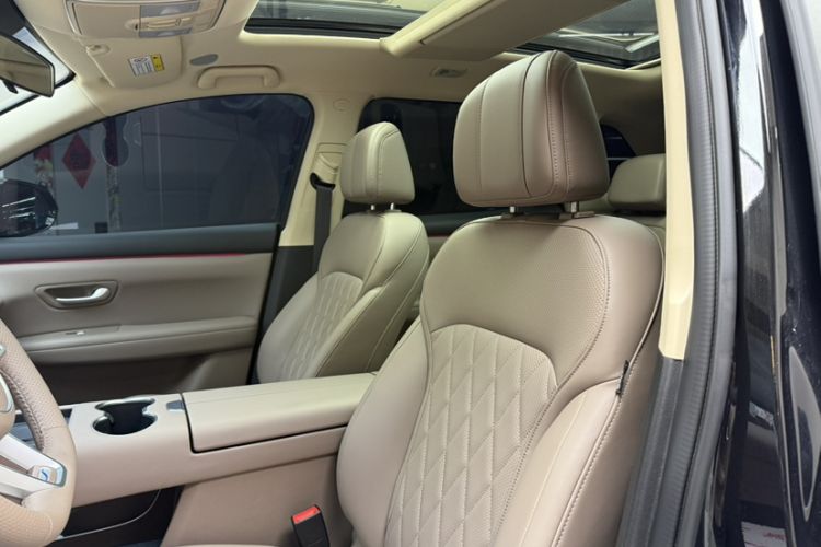 Used Landian E5 PLUS 2026 Model 230km Ultra-Long-Range Version Ultra 5-seater Interior 6