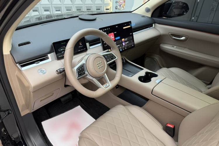 Used Landian E5 PLUS 2026 Model 230km Ultra-Long-Range Version Ultra 5-seater Interior 8