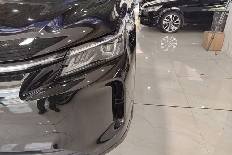 Used Landian E5 PLUS 2026 Model 165km Long-Range First-Adoption Version Ultra 7-seater Left Front Headlight