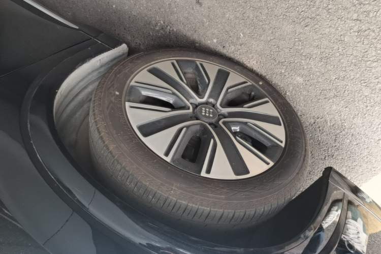 Used Landian E5 PLUS 2026 Model Standard-Range All-Wheel-Drive Performance Version Ultra Left Front Wheel Hub