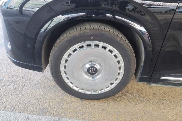 Used Landian E5 PLUS 2026 Model Standard-Range All-Wheel-Drive Performance Version Ultra Left Front Wheel Hub