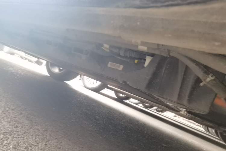 Used Landian E5 PLUS 2026 Model Standard-Range All-Wheel-Drive Performance Version Ultra Left Side Sill