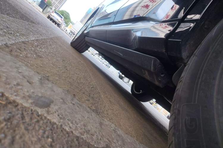 Used Landian E5 PLUS 2026 Model Standard-Range All-Wheel-Drive Performance Version Ultra Left Side Sill