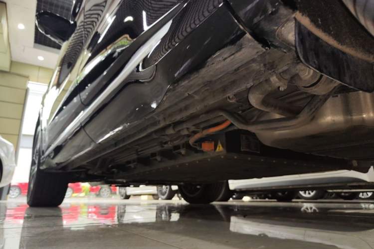 Used Landian E5 PLUS 2026 Model 165km Long-Range First-Adoption Version Ultra 7-seater Left Side Sill