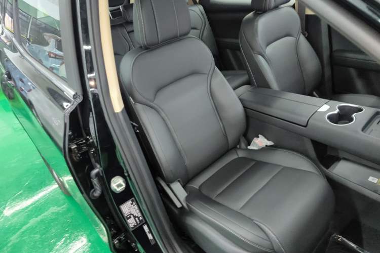 Used Landian E5 PLUS 2026 Model, 165km Long-Range First-Adoption Edition, 7-seater Right Front Seat