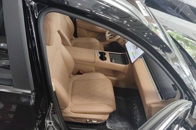 Used Landian E5 PLUS 2026 Model 165km Long-Range First-Adoption Version Ultra 7-seater Right Front Seat