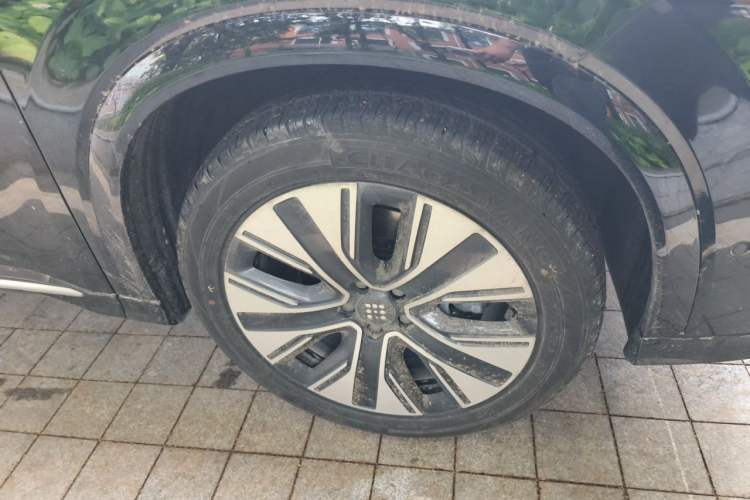 Used Landian E5 PLUS 2026 Model 230km Ultra-Long-Range Version Ultra 5-seater Right Front Wheel Hub