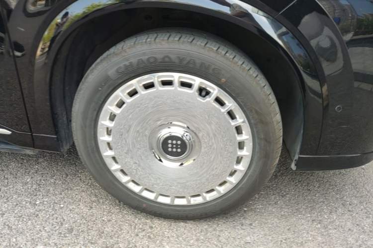 Used Landian E5 PLUS 2026 Model Standard-Range All-Wheel-Drive Performance Version Ultra Right Front Wheel Hub