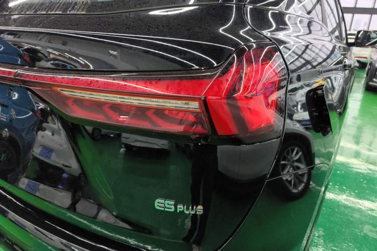 Used Landian E5 PLUS 2026 Model, 165km Long-Range First-Adoption Edition, 7-seater Right Rear Taillight