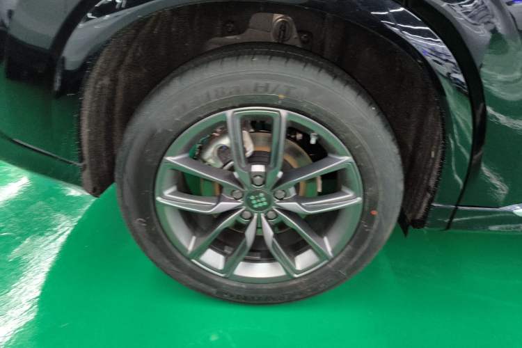 Used Landian E5 PLUS 2026 Model, 165km Long-Range First-Adoption Edition, 7-seater Right Rear Wheel Hub