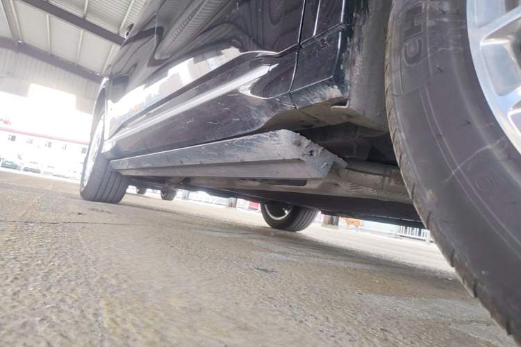 Used Landian E5 PLUS 2026 Model Standard-Range All-Wheel-Drive Performance Version Ultra Right Side Sill