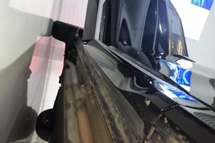 Used Landian E5 PLUS 2026 Model 165km Long-Range First-Adoption Version Ultra 5-seater Right Side Sill