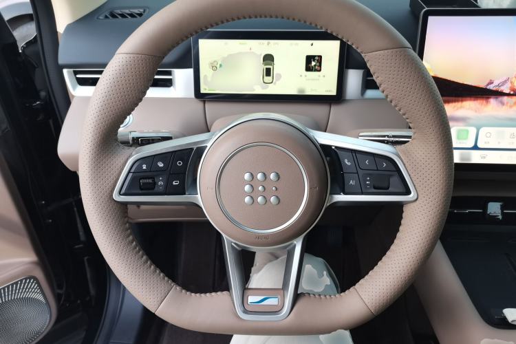 Used Landian E5 PLUS 2026 Model Standard-Range All-Wheel-Drive Performance Version Ultra Steering Wheel