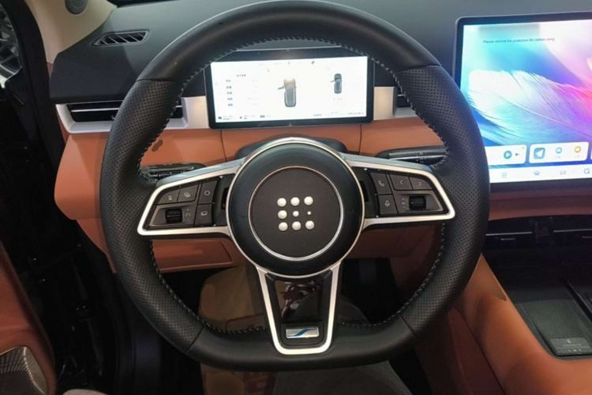 Used Landian E5 PLUS 2026 Model 165km Long-Range First-Adoption Version Ultra 5-seater Steering Wheel