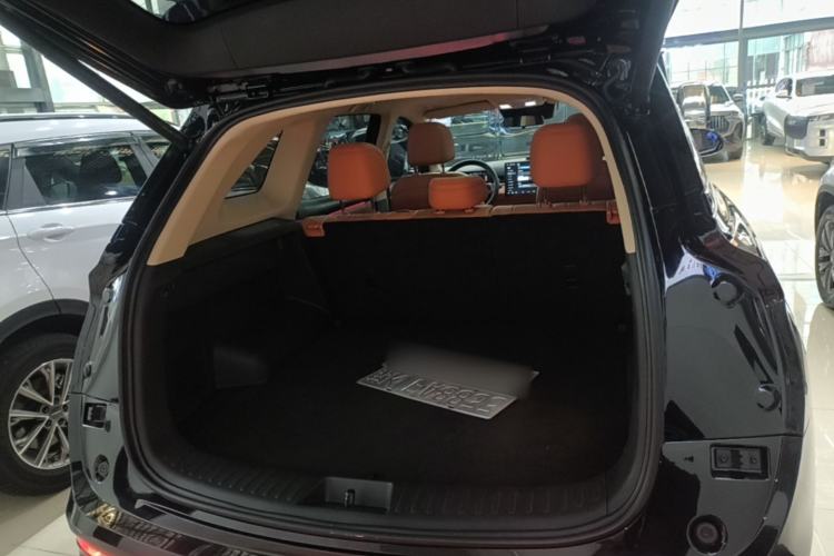Used Landian E5 PLUS 2026 Model 165km Long-Range First-Adoption Version Ultra 5-seater Trunk