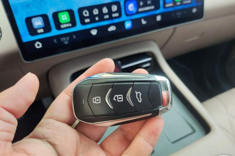 Used Landian E5 PLUS 2026 Model Standard-Range All-Wheel-Drive Performance Version Ultra Vehicle Key