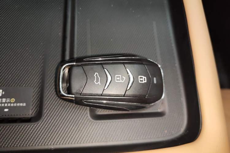 Used Landian E5 PLUS 2026 Model 165km Long-Range First-Adoption Version Ultra 7-seater Vehicle Key