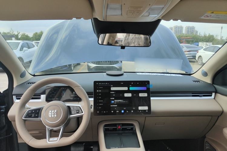 Used Landian E5 PLUS 2026 Model 230km Ultra-Long-Range Version Ultra 7-seater Center Console