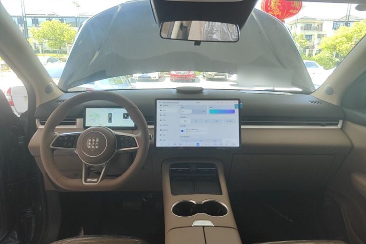 Used Landian E5 PLUS 2026 Model 230km Ultra-Long-Range Version Ultra 7-seater Center Console