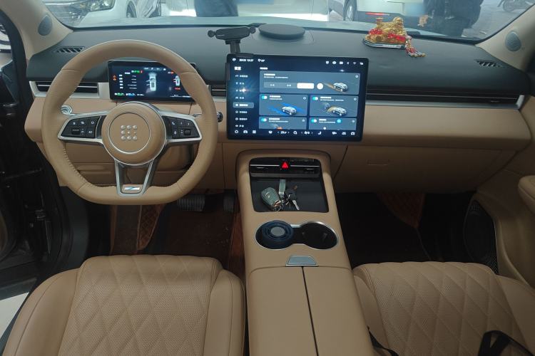 Used Landian E5 PLUS 2026 Model 165km Long-Range Travel Flagship Version 5-seater Center Console