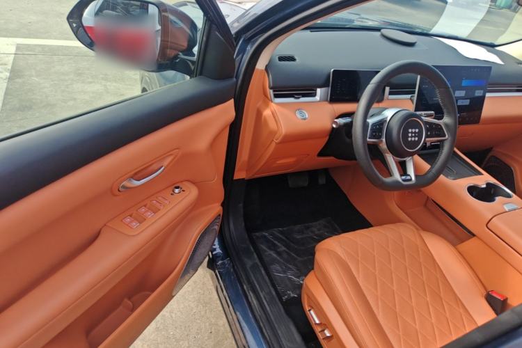 Used Landian E5 PLUS 2026 Model 165km Long-Range First-Adoption Version Ultra 7-seater Driver Seat