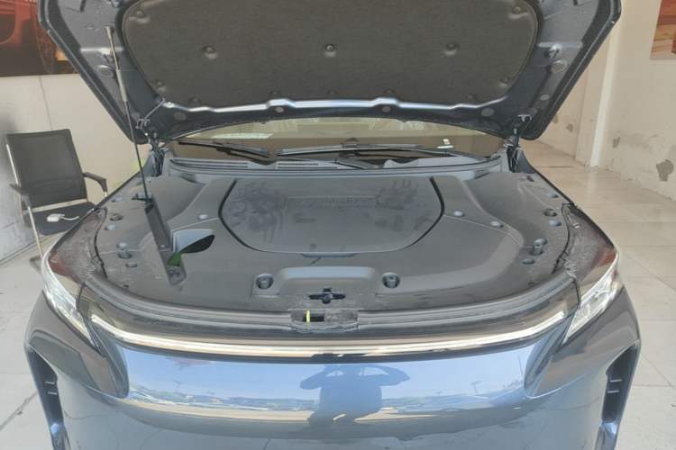 Used Landian E5 PLUS 2026 Model 230km Ultra-Long-Range Version Ultra 7-seater Engine Bay
