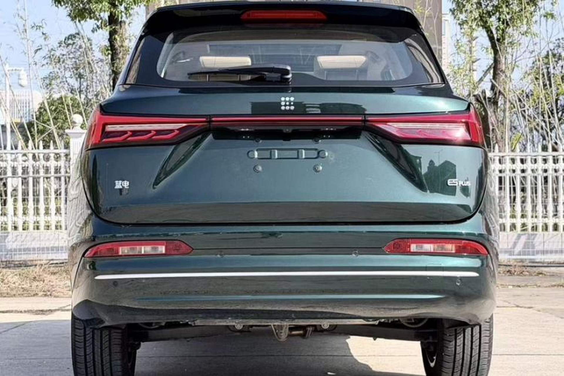 Used Landian E5 PLUS 2026 Model 165km Long-Range First-Adoption Version Ultra 7-seater Exterior 3