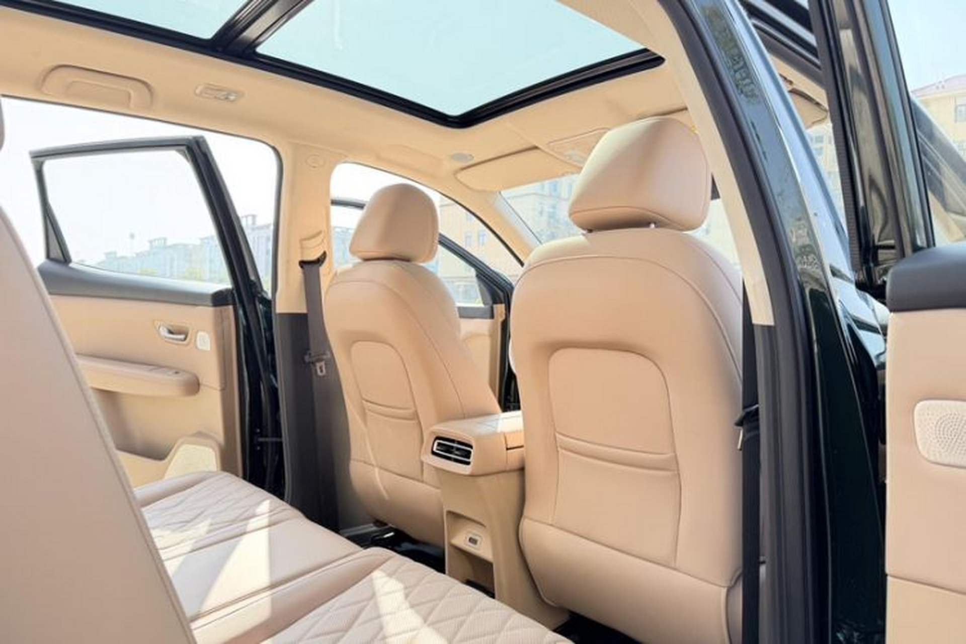 Used Landian E5 PLUS 2026 Model 165km Long-Range First-Adoption Version Ultra 7-seater Interior 6