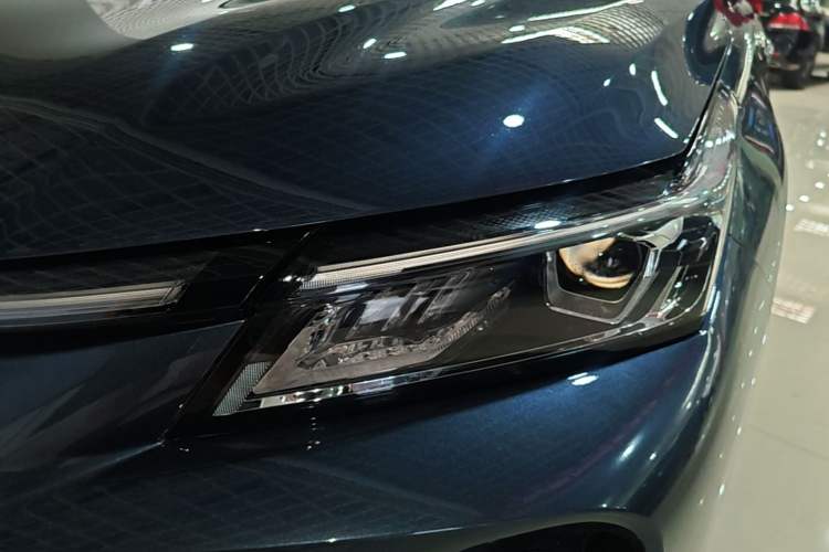 Used Landian E5 PLUS 2026 Model 230km Ultra-Long-Range Version Ultra 5-seater Left Front Headlight
