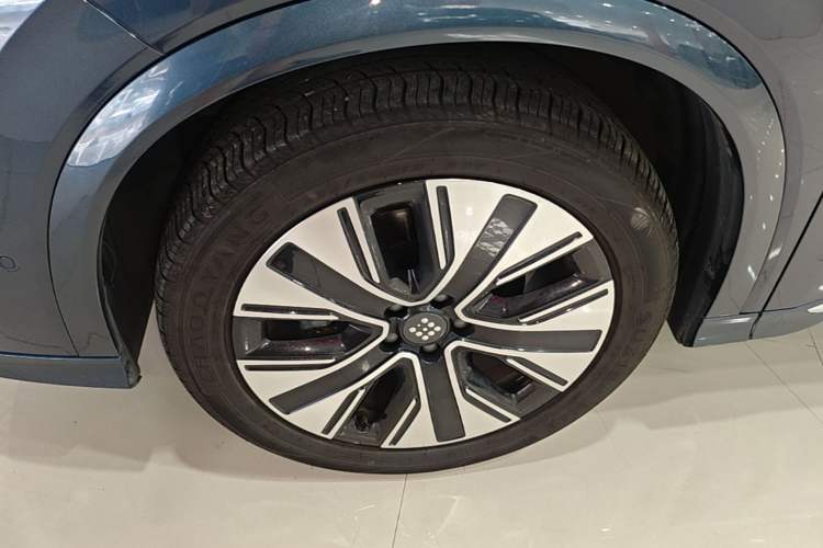 Used Landian E5 PLUS 2026 Model 230km Ultra-Long-Range Version Ultra 5-seater Left Front Wheel Hub