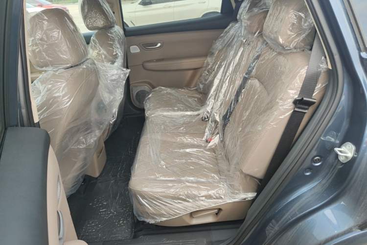Used Landian E5 PLUS 2026 Model 230km Ultra-Long-Range Version Ultra 7-seater Left Rear Seat