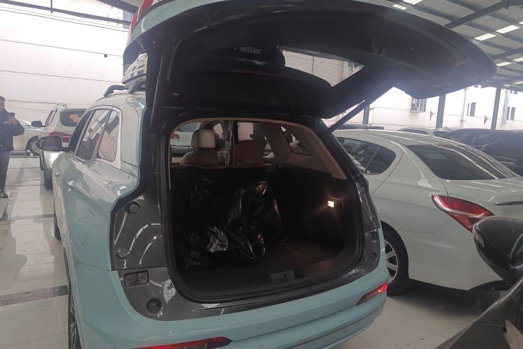 Used Landian E5 PLUS 2026 Model 165km Long-Range Travel Flagship Version 5-seater Trunk
