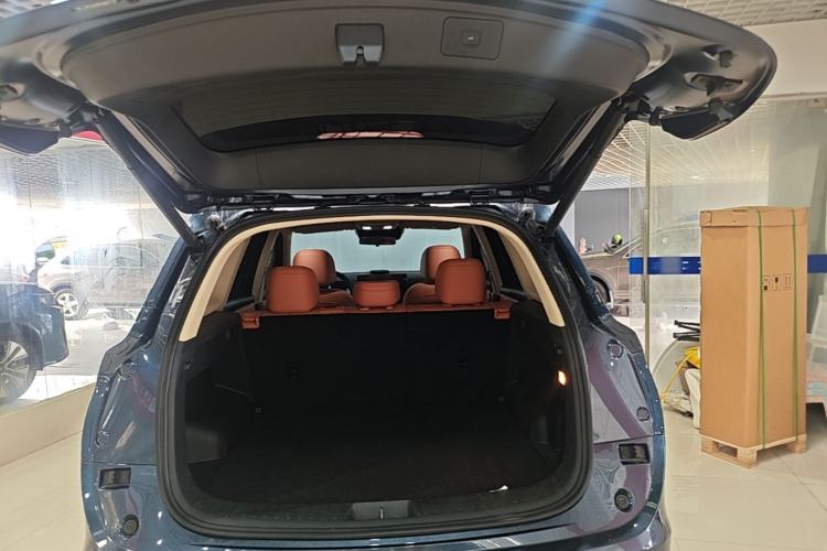 Used Landian E5 PLUS 2026 Model 230km Ultra-Long-Range Version Ultra 5-seater Trunk