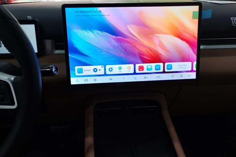 Used Landian E5 PLUS 2026 Model, 165km Long-Range First-Adoption Edition, 7-seater Audio And AC Panel