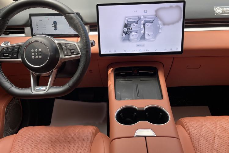 Used Landian E5 PLUS 2026 Model 165km Long-Range First-Adoption Version Ultra 5-seater Audio And AC Panel