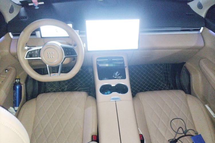 Used Landian E5 PLUS 2026 Model 165km Long-Range First-Adoption Version Ultra 5-seater Audio And AC Panel
