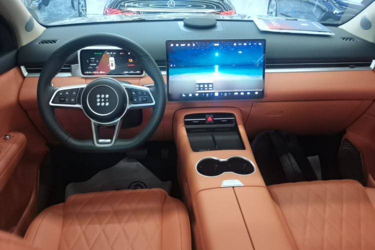 Used Landian E5 PLUS 2026 Model Standard-Range All-Wheel-Drive Performance Version Ultra Center Console