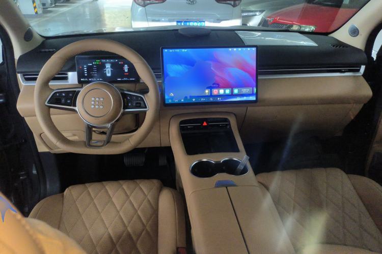 Used Landian E5 PLUS 2026 Model 165km Long-Range First-Adoption Version Ultra 5-seater Center Console