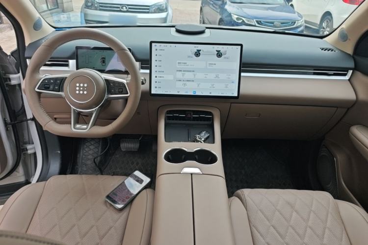Used Landian E5 PLUS 2026 Model Standard-Range All-Wheel-Drive Performance Version Ultra Center Console