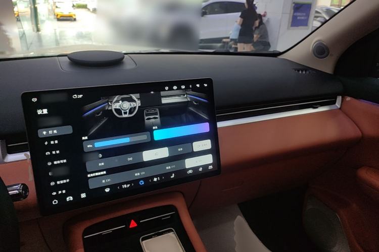 Used Landian E5 PLUS 2026 Model 165km Long-Range First-Adoption Version Ultra 7-seater Center Console