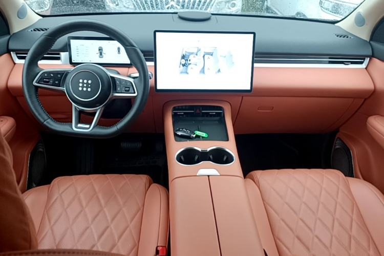 Used Landian E5 PLUS 2026 Model 165km Long-Range First-Adoption Version Ultra 7-seater Center Console