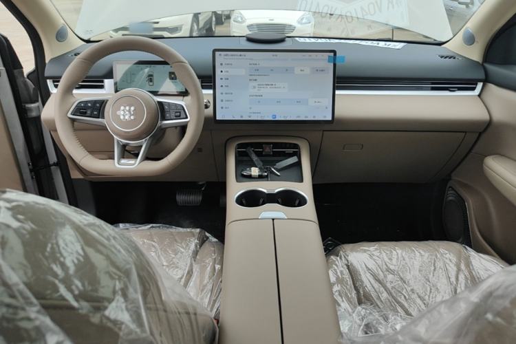 Used Landian E5 PLUS 2026 Model 230km Ultra-Long-Range Version Ultra 7-seater Center Console
